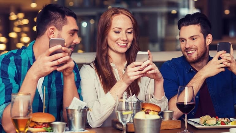 Relation of technology and Restaurant
